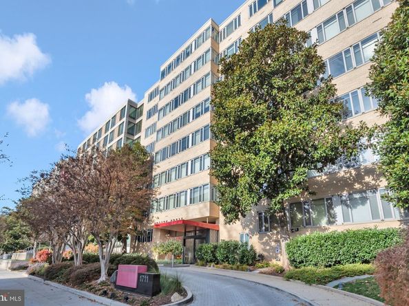 1711 Massachusetts NW 223, Washington DC 20036