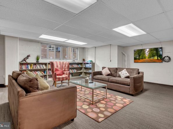 1711 Massachusetts NW 223, Washington DC 20036