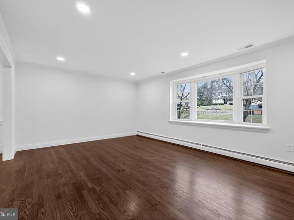 36 Hickory Drive, Southampton PA 18966