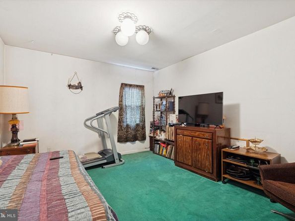 2127 Hoffnagle Street, Philadelphia PA 19152