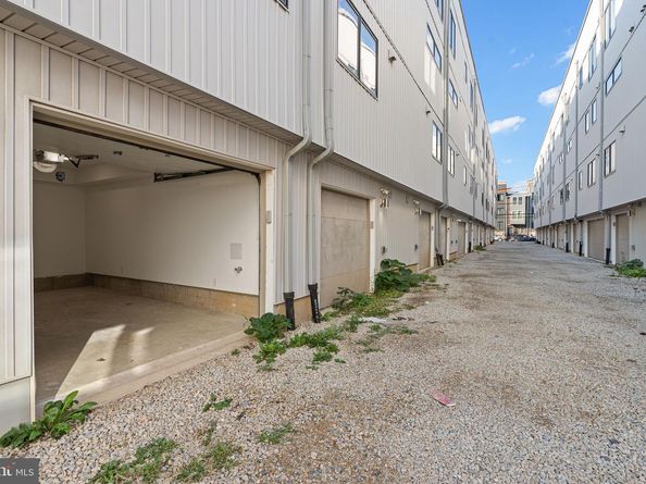 1327 S Capitol Street, Philadelphia PA 19146