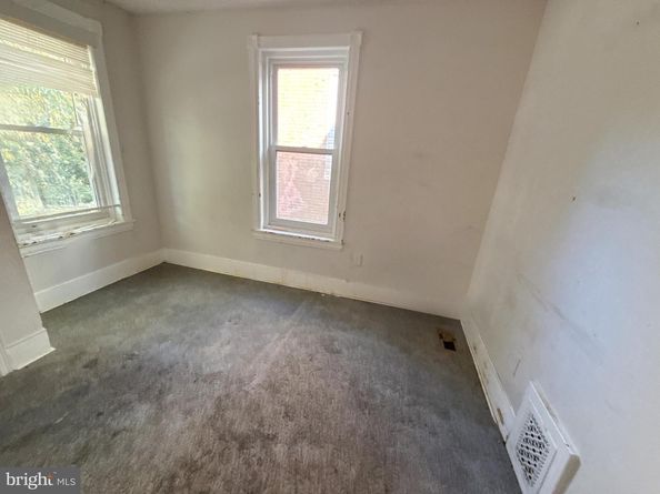 135 W Seymour Street, Philadelphia PA 19144