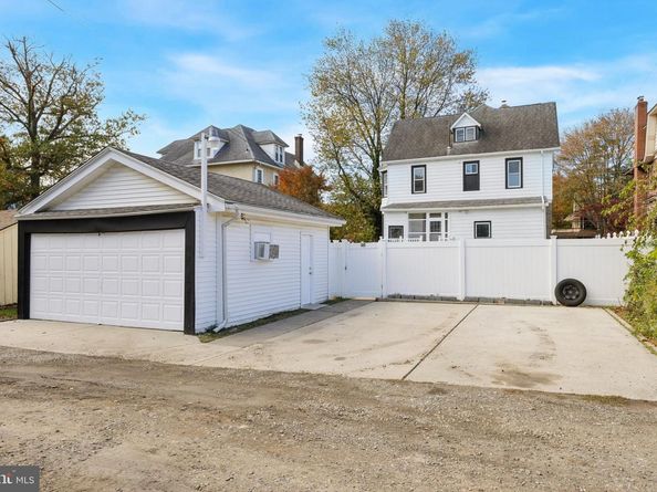 405 N Swarthmore Avenue, Ridley Park PA 19078