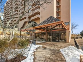 1301 N Courthouse Road 1205, Arlington VA 22201