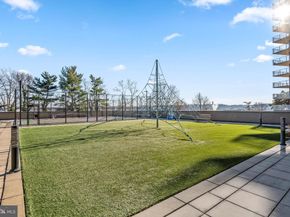 250 S Reynolds Street 411, Alexandria VA 22304