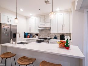 330 4TH Street 2A, Jersey City NJ 07302