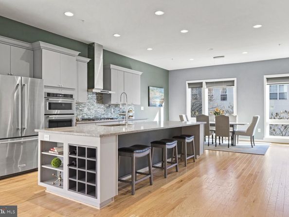 120 Cambria Walk, Alexandria VA 22304
