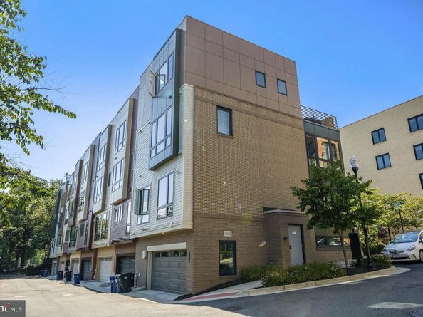 120 Cambria Walk, Alexandria VA 22304
