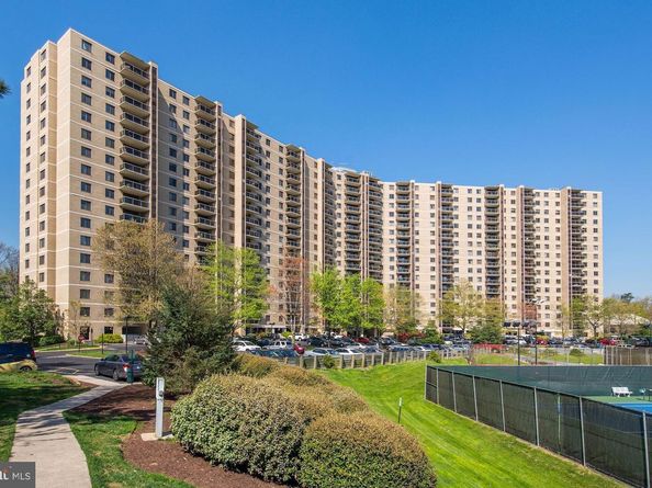 309 Yoakum Parkway 1218, Alexandria VA 22304