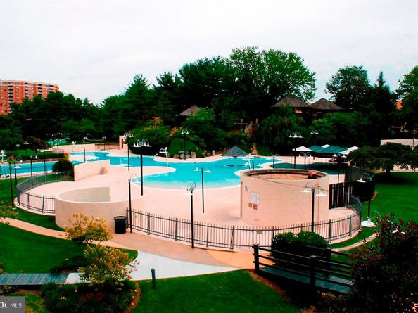 309 Yoakum Parkway 1218, Alexandria VA 22304
