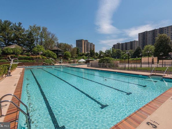 309 Yoakum Parkway 1218, Alexandria VA 22304