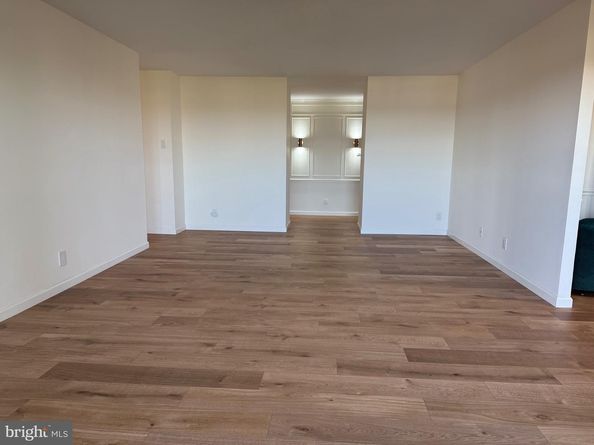 309 Yoakum Parkway 1218, Alexandria VA 22304
