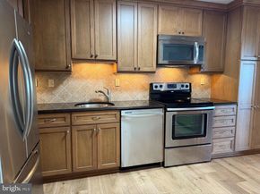 309 Yoakum Parkway 1218, Alexandria VA 22304