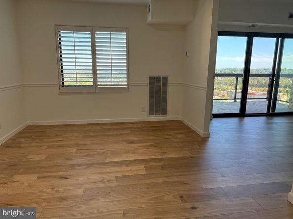309 Yoakum Parkway 1218, Alexandria VA 22304