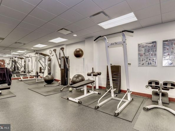 309 Yoakum Parkway 1218, Alexandria VA 22304