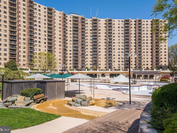 309 Yoakum Parkway 1218, Alexandria VA 22304