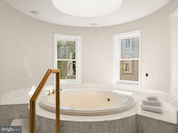 4700 Foxhall Crescent NW, Washington DC 20007