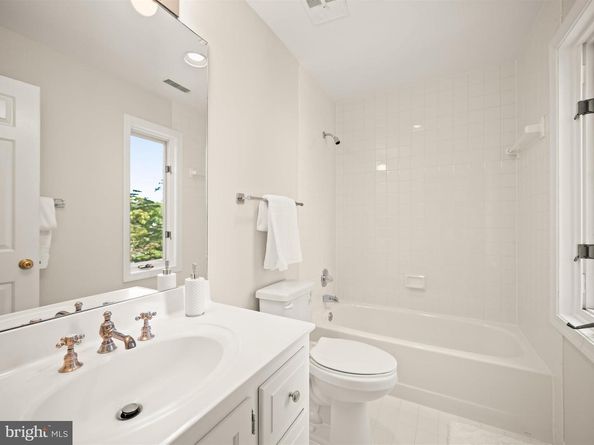 4700 Foxhall Crescent NW, Washington DC 20007