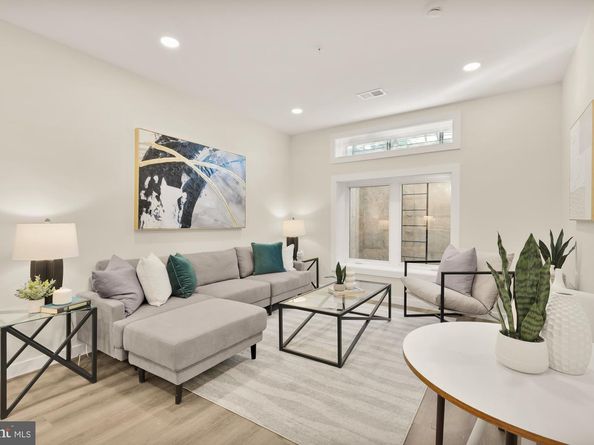 2606 41st Street NW 3, Washington DC 20007