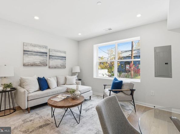 2606 41st Street NW 3, Washington DC 20007