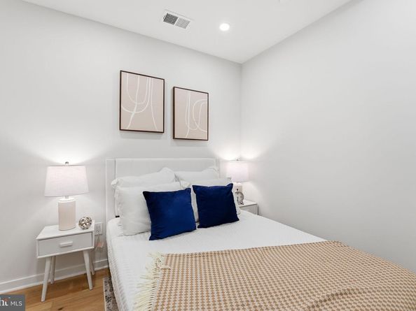 2606 41st Street NW 3, Washington DC 20007