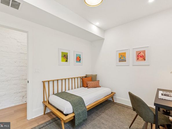 21 W Street NW, Washington DC 20001