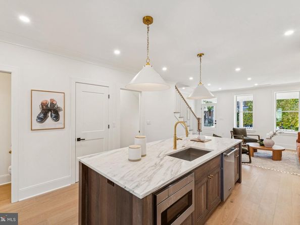 21 W Street NW, Washington DC 20001