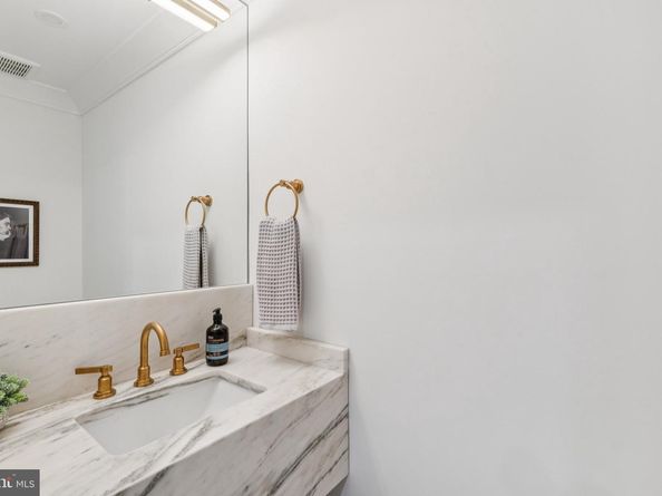 21 W Street NW, Washington DC 20001