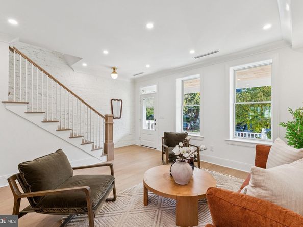 21 W Street NW, Washington DC 20001