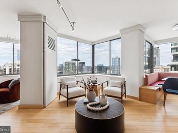 202 W Rittenhouse Square