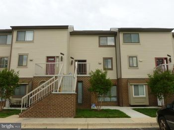 3143 Hawthorne Drive NE