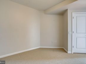 1021 N Garfield Street 914, Arlington VA 22201