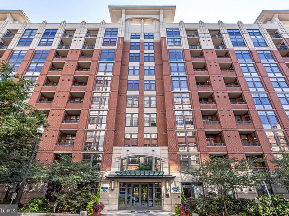 1021 N Garfield Street 914, Arlington VA 22201