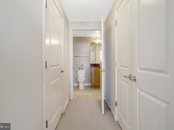 1021 N Garfield Street 914, Arlington VA 22201