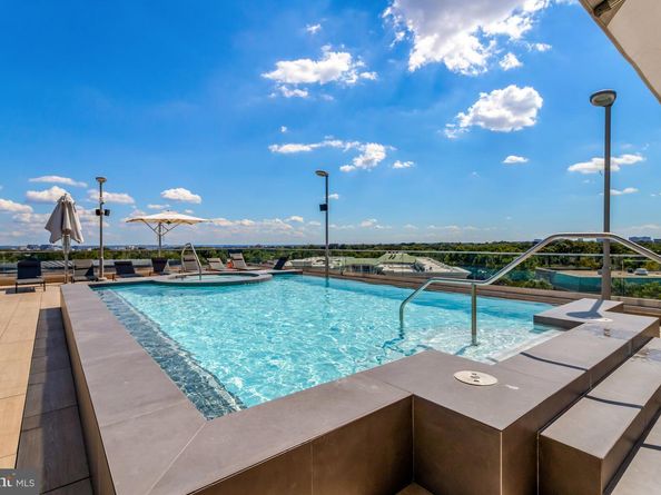 1021 N Garfield Street 914, Arlington VA 22201