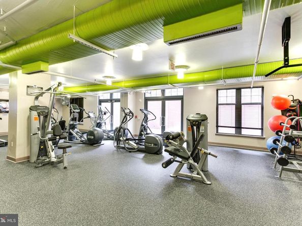 1021 N Garfield Street 914, Arlington VA 22201