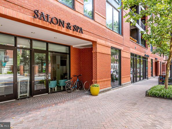 1021 N Garfield Street 914, Arlington VA 22201