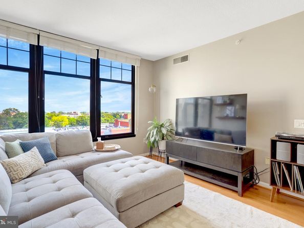 1021 N Garfield Street 914, Arlington VA 22201