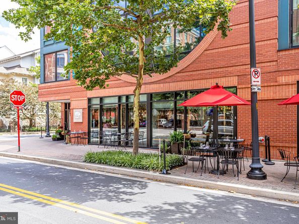 1021 N Garfield Street 914, Arlington VA 22201
