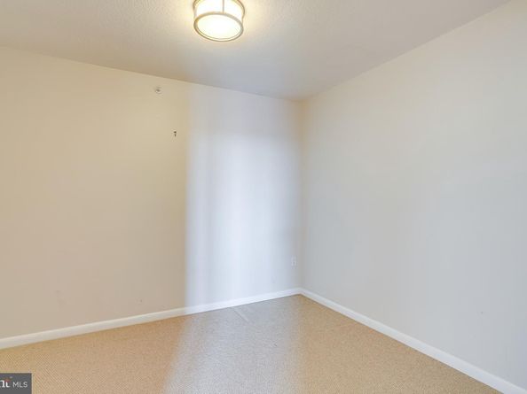 1021 N Garfield Street 914, Arlington VA 22201