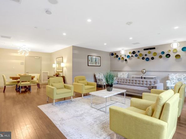 1021 N Garfield Street 914, Arlington VA 22201