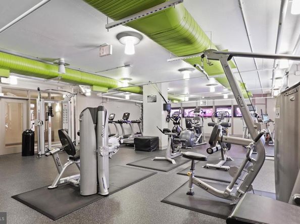 1021 N Garfield Street 914, Arlington VA 22201