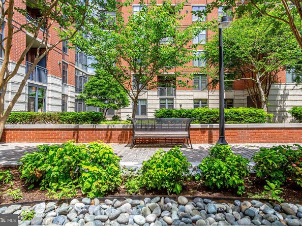 1021 N Garfield Street 914, Arlington VA 22201