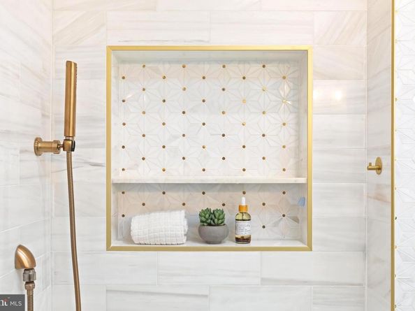 910 8TH Street NE, Washington DC 20002