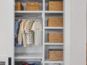 910 8TH Street NE, Washington DC 20002