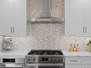 910 8TH Street NE, Washington DC 20002