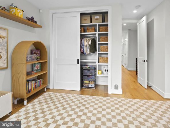 910 8TH Street NE, Washington DC 20002