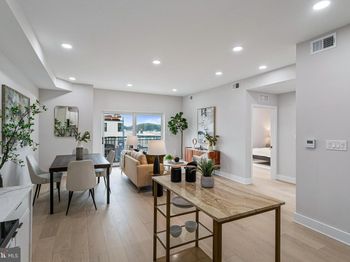 1516 East Capitol Street NE