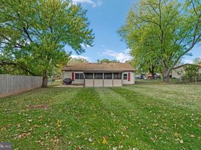202 N Fir Court, Sterling VA 20164