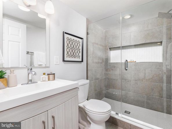 112 S Barton Street, Arlington VA 22204